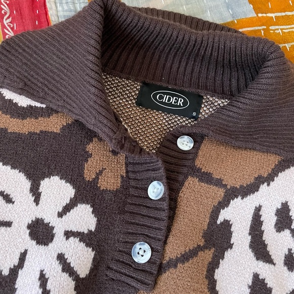Brown cropped flower sweater size S - Picture 5 of 7